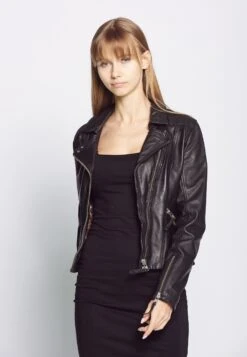 Mustang Leren Jassen Tussenjas Dames Zwart 12 Mustang Leren Jassen Tussenjas Dames Zwart -Mustang Verkoop 180c9f7f487e91ff1fea028a84309dab