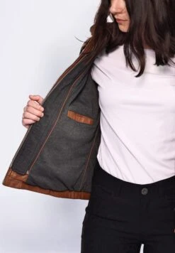 Mustang Lederjacke Mit Schnallen - Leren Jas - Cognac -Mustang Verkoop 2b378edf13864271946d86c8ca0b528e