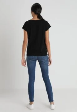 Mustang Logo - T-Shirt Print - Black -Mustang Verkoop 30de9262f61c4e06afd570e201972926