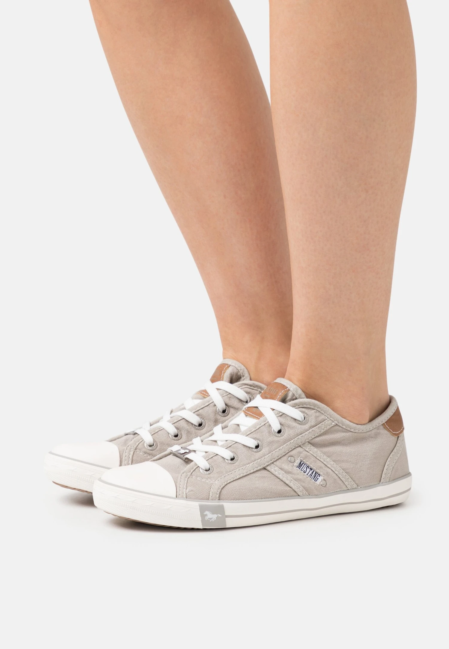 Mustang Sneakers Laag - Seidengrau 3 Mustang Sneakers Laag - Seidengrau