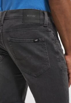 Mustang Style Chicago Z - Jeansshort - Schwarz -Mustang Verkoop 452805542b6c43b4b2cf91cdd34475d3