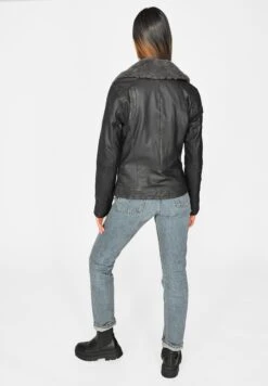 Mustang Leren Jassen Tussenjas 3102136 Dames Zwart 20 Mustang Leren Jassen Tussenjas 3102136 Dames Zwart -Mustang Verkoop 4a3229d03720c63d060141864052b236