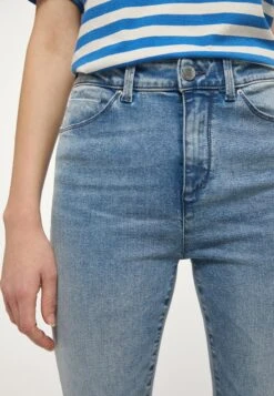 Mustang Style Georgia - Flared Jeans - Blau 11 Mustang Style Georgia - Flared Jeans - Blau -Mustang Verkoop 7da92282832d46478177bac49d00da8d