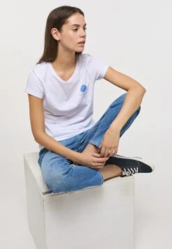 Mustang Charlotte- Straight Leg Jeans - Blau -Mustang Verkoop 8ef77a3489a74f1e8bd1b7ced3eca111