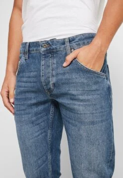 Mustang Michigan- Straight Leg Jeans - Denim Blue -Mustang Verkoop 91f1669ef701480690caff7d4dc62b5b