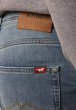 Mustang Oregon - Straight Leg Jeans - Light Stone -Mustang Verkoop 9e8a1ae7a96343fa94bcd3e2ababacc6