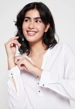 Mustang Emma V Basic - Blouse - General White -Mustang Verkoop bbb1a143729a4143a38a89804409997e