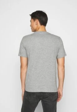 Mustang Alex Logo Tee - T-Shirt Print - Mid Grey -Mustang Verkoop cdaa46dadb8f4c108065189c77f7d6f2