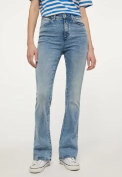 Mustang Style Georgia - Flared Jeans - Blau