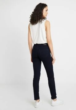 Mustang Rebecca - Slim Fit Jeans - Dark-Blue Denim -Mustang Verkoop e35076cff12246efa19d2ab09ea7b88e