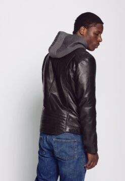 Mustang Leren Jassen Tussenjas 3102052 Heren Zwart -Mustang Verkoop ee622656f4a57fc4c22233ae380d1744