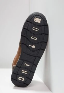 Mustang Sneakers Laag - Kastanie -Mustang Verkoop f1970bf814a34e54a579d312c6a3e5f8
