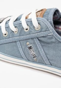 Mustang Sneakers Laag - Himmelblau -Mustang Verkoop fb8b7a169fa94dcc882c49f0a7eb8f49